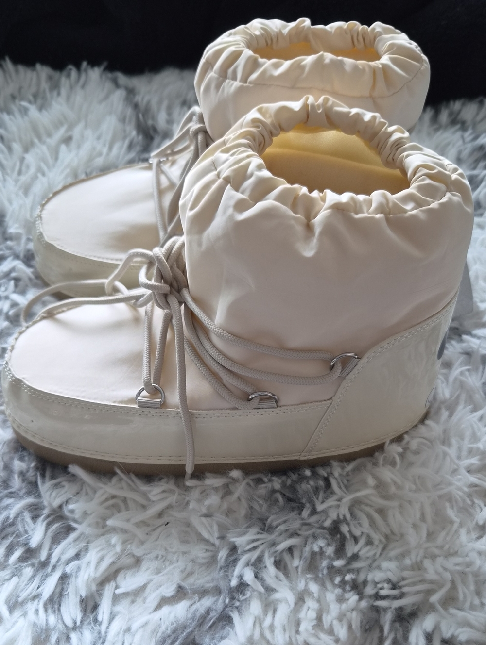 Forever 21 Cream Puffer Lace-Up Ankle Winter Boots